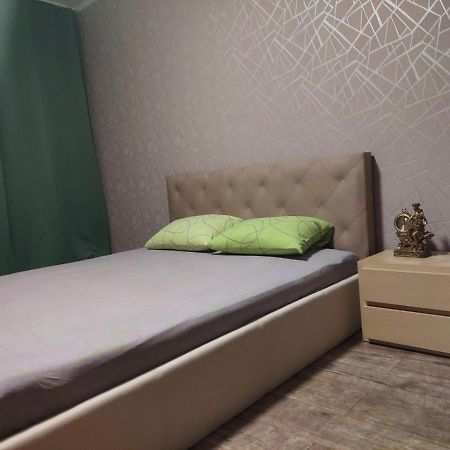 Apartment Sports Palace Просторная квартира рядом Дворец Спорта Харків Екстер'єр фото